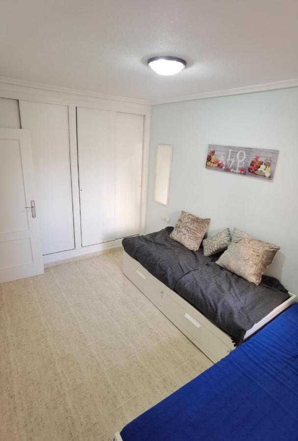 Apartament Z Duzym Tarasem Na Pieknym Osiedlu โอริอุเอลา ภายนอก รูปภาพ